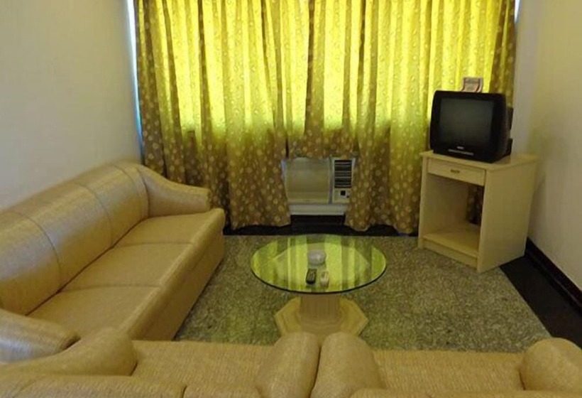 فندق Poonja International