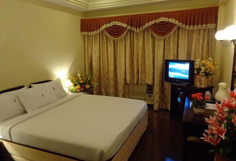 فندق Poonja International