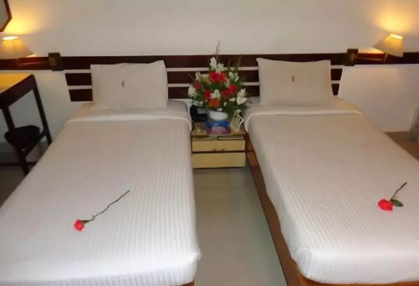 בית מלון כפרי Poonja International