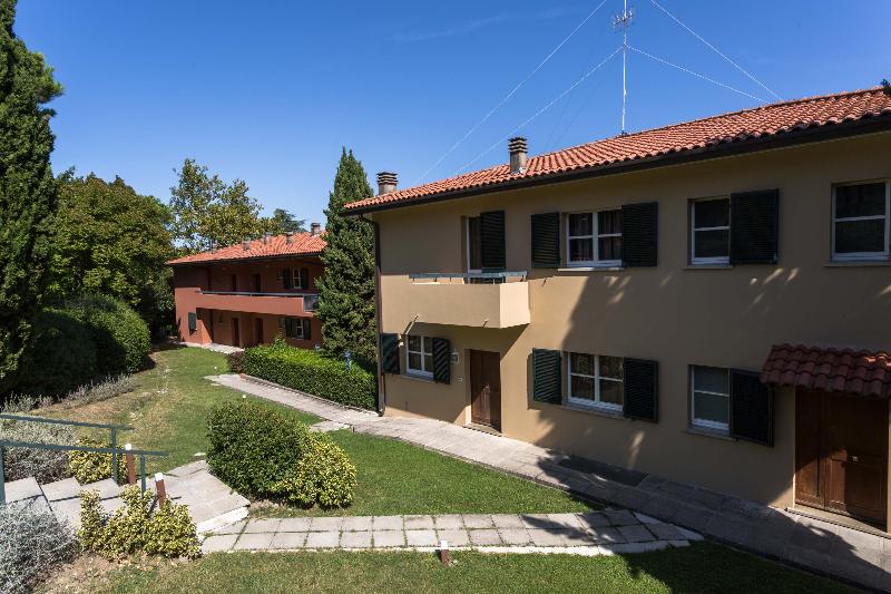 هتل Residenze Al Colle Dei Pini