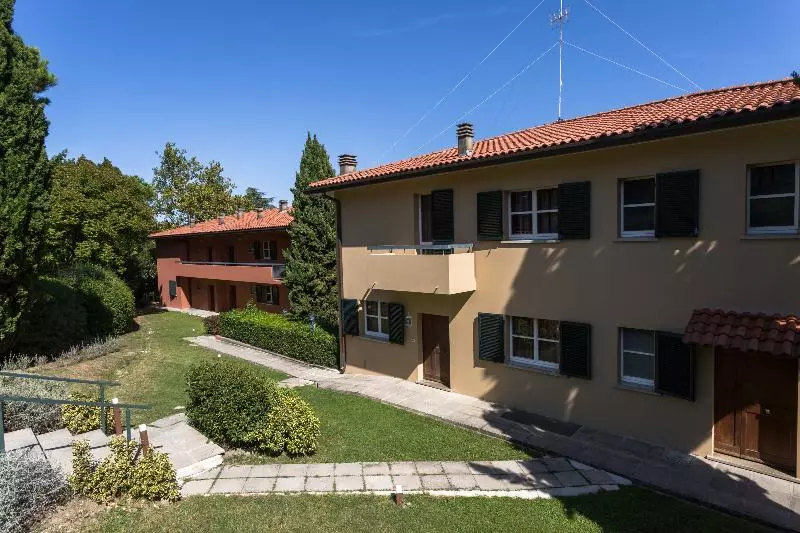 هتل Residenze Al Colle Dei Pini