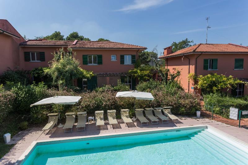 هتل Residenze Al Colle Dei Pini