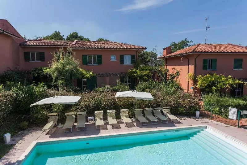 هتل Residenze Al Colle Dei Pini