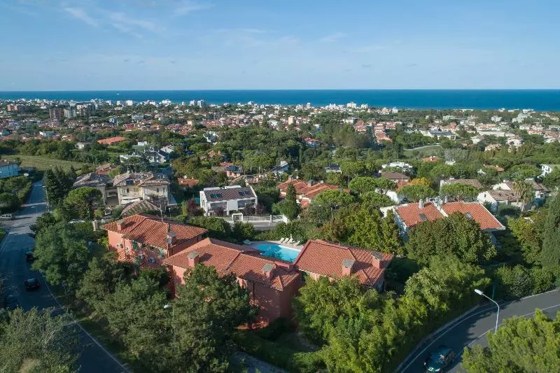 هتل Residenze Al Colle Dei Pini