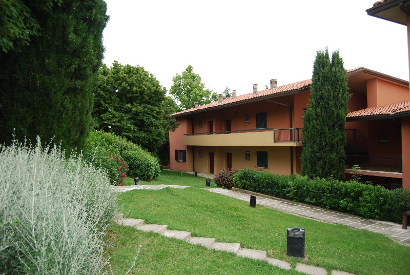 هتل Residenze Al Colle Dei Pini