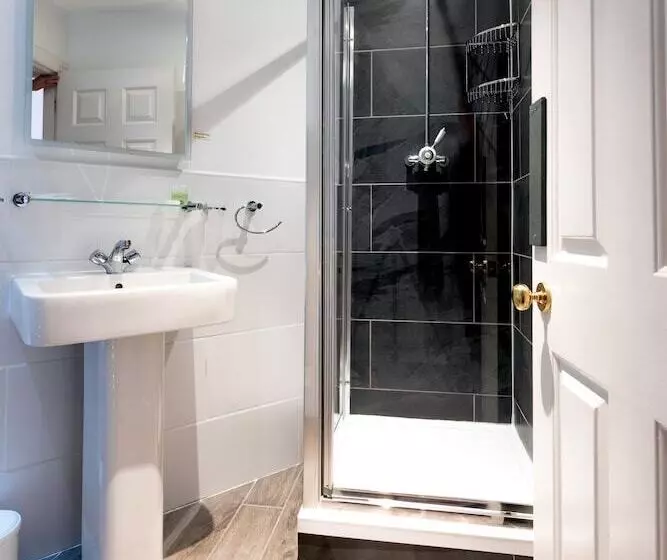 Hotelli The Britannia Inn