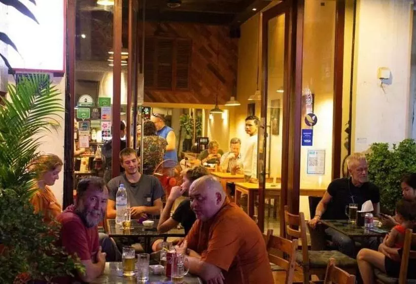 هتل The Local Riverside