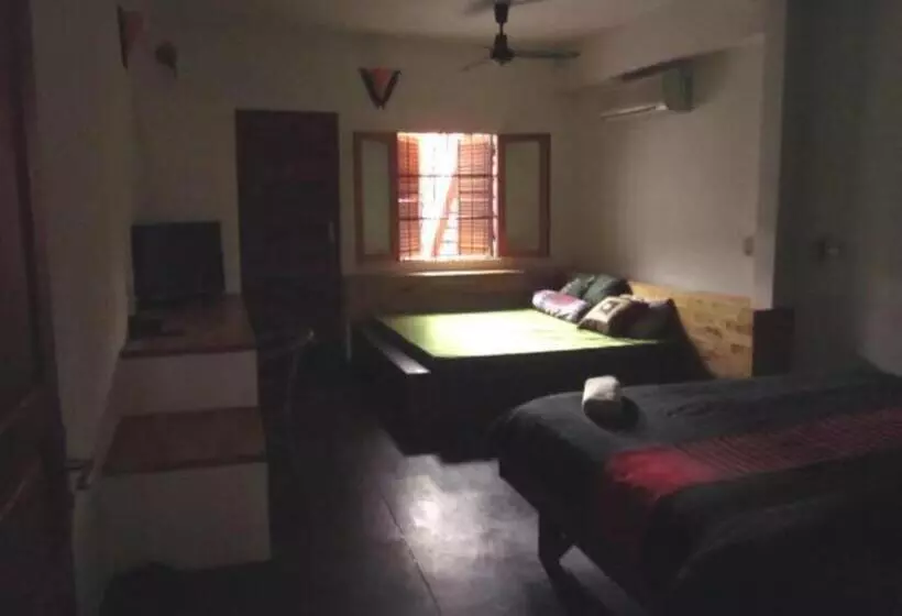 هتل The Local Riverside