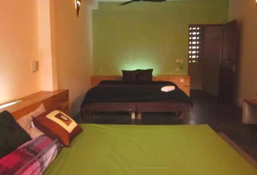 هتل The Local Riverside