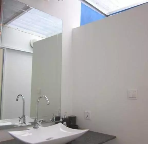 هتل The Local Riverside