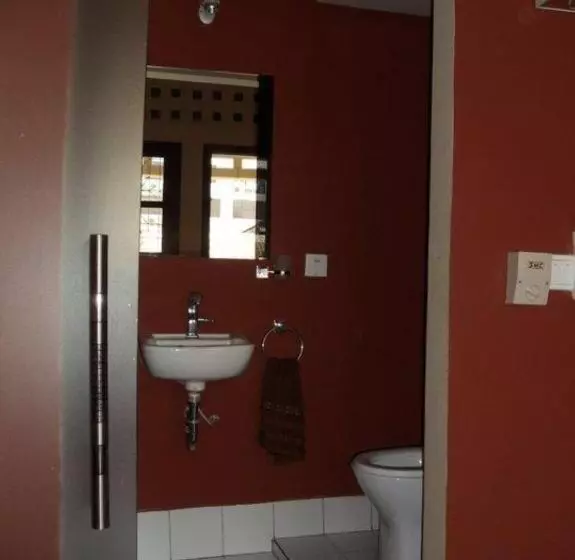 هتل The Local Riverside