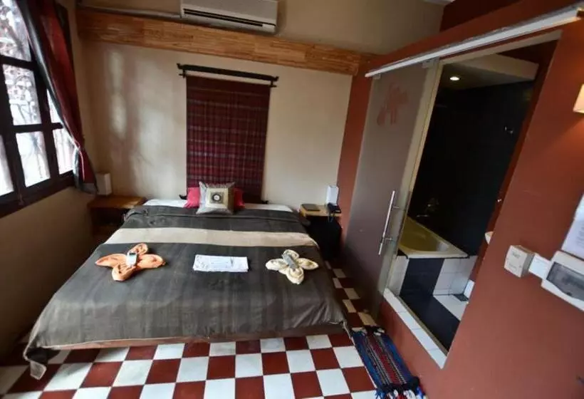 هتل The Local Riverside