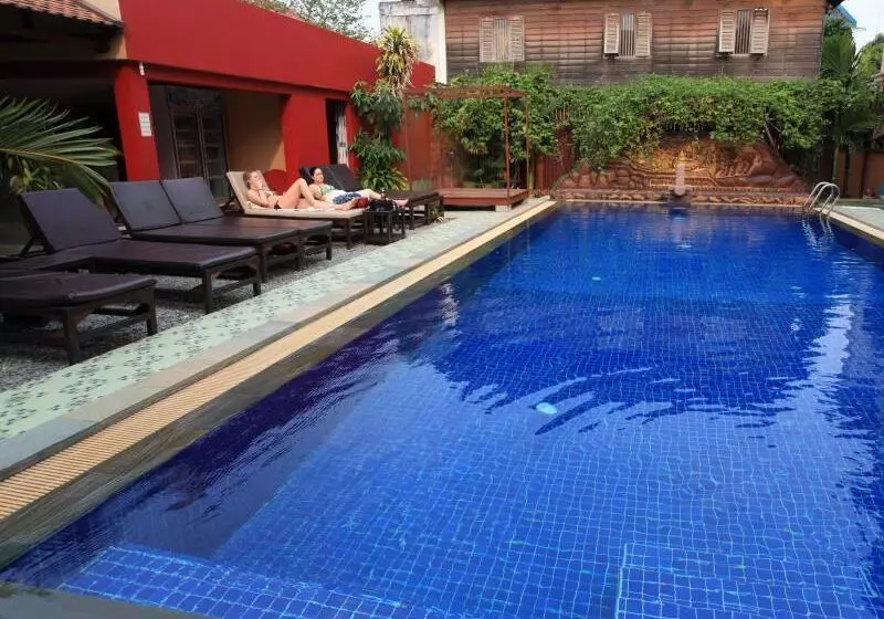 پانسیون Mom's Guesthouse