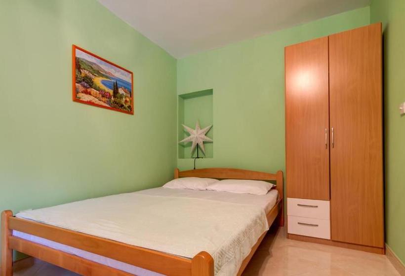 Studio Apartments Petkovic