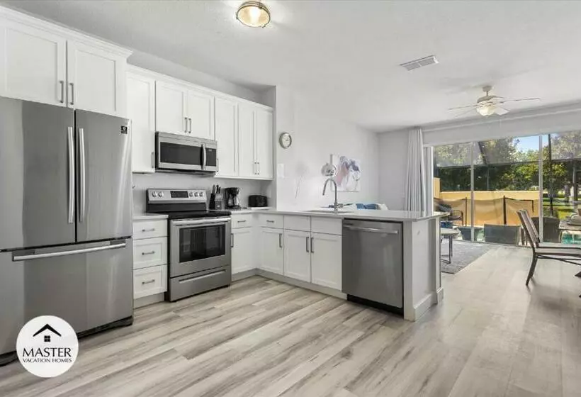 3 Bedrooms   3 Bathrooms   Windsor Hills 2554 Ml