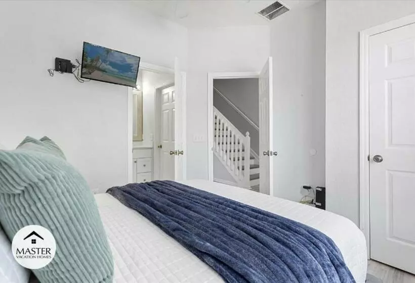 3 Bedrooms   3 Bathrooms   Windsor Hills 2554 Ml
