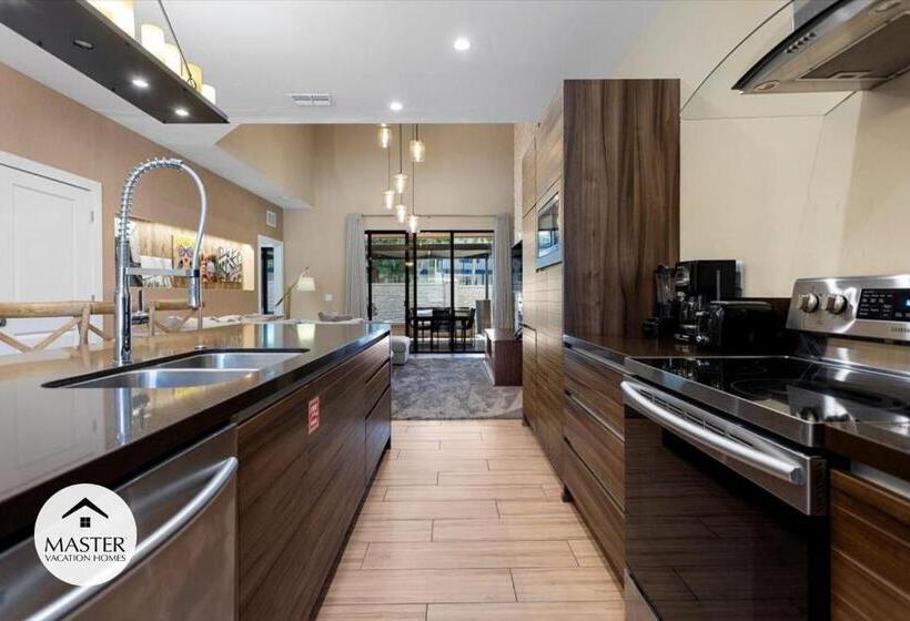 4 Bedrooms 4,5 Bathrooms Magic Village 7541 Bd