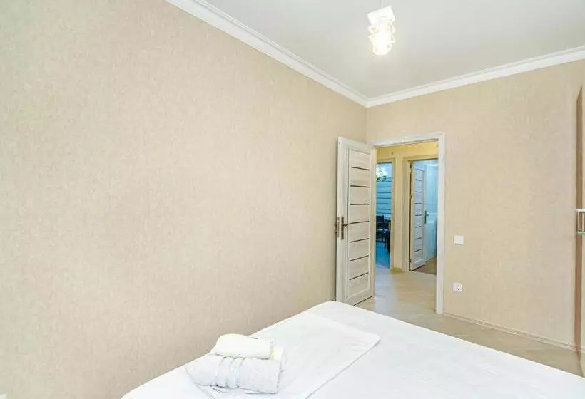 City Centre 3 Room Lux House
