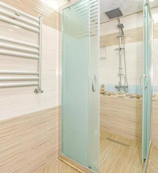 City Centre 3 Room Lux House