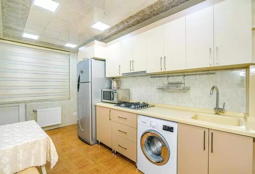 City Centre 3 Room Lux House