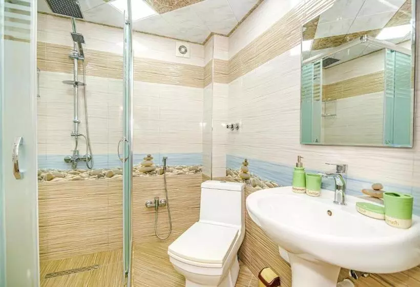 City Centre 3 Room Lux House