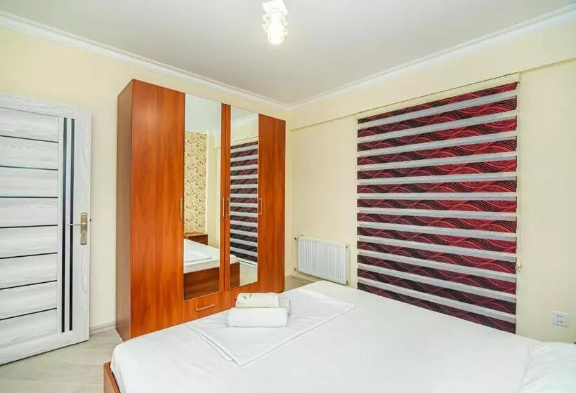City Centre 3 Room Lux House