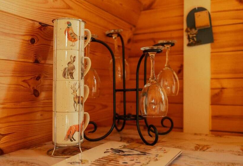 Glamping In Wiltshire The Green Knoll Is A Charm