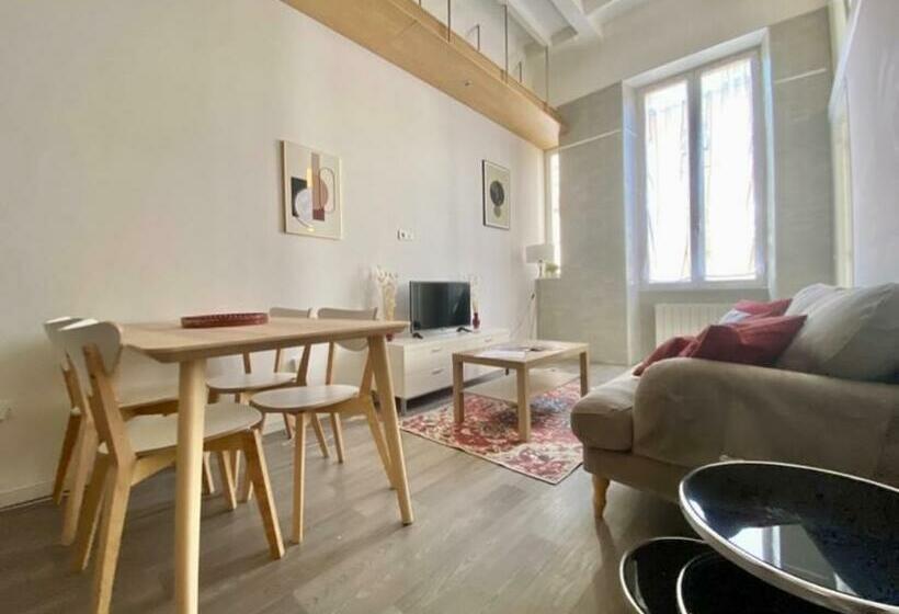 Le Botta Charmant Deux Pièces Plein Centre