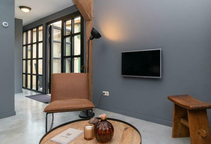 Vrijstaand Huisje, Dichtbij Kinderdijk