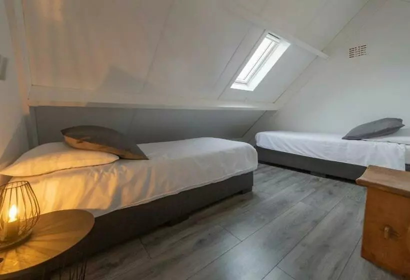 Vrijstaand Huisje, Dichtbij Kinderdijk