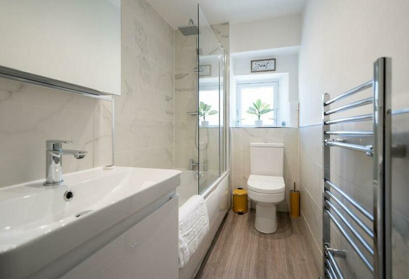 Baker Apartment Lovely 2 Bedroom Apartment In Aberdeen City