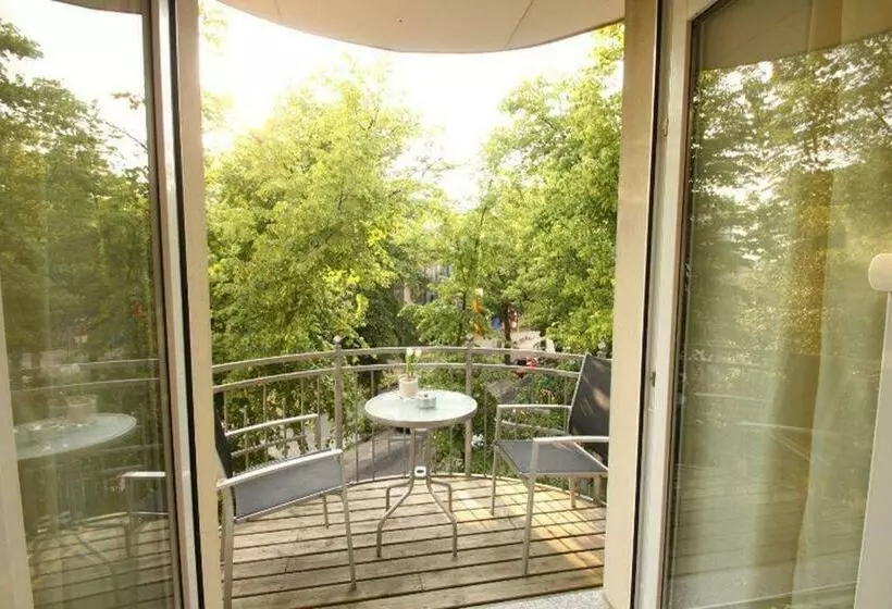 Heinrich Heine Straße App 09   Parkblick