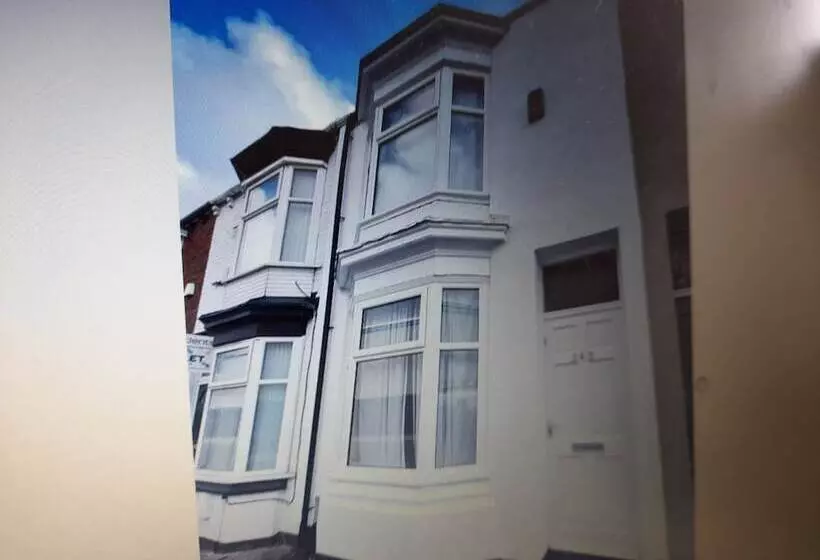 Immaculate 3 Bed House In Middlesbrough With Wifi