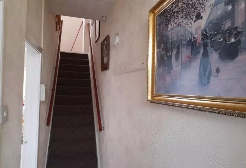 Immaculate 3 Bed House In Middlesbrough With Wifi