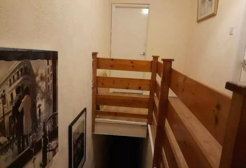Immaculate 3 Bed House In Middlesbrough With Wifi