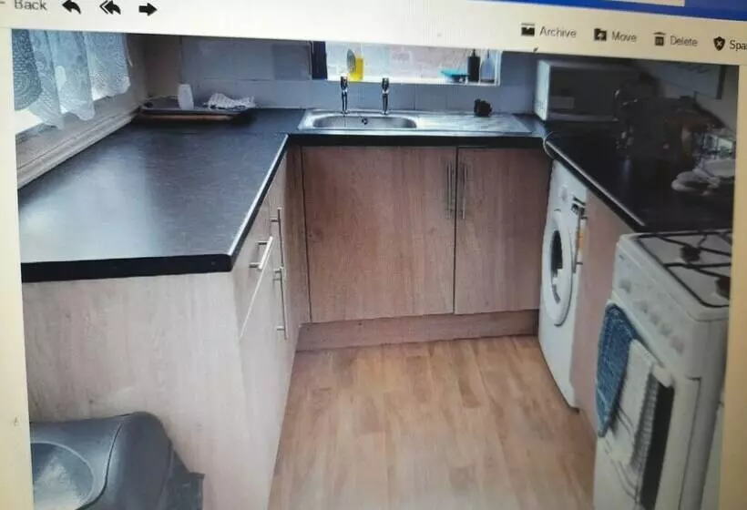 Immaculate 3 Bed House In Middlesbrough With Wifi