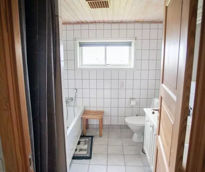 4 Bedroom Apartment   20 Min Walk From City Centre   Nature