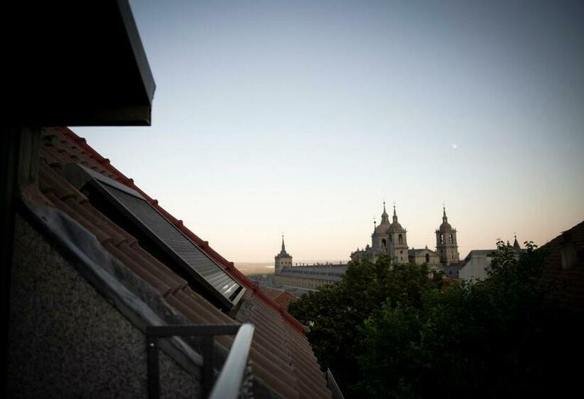 Fabulos ático Con Vistas Al Monasterio