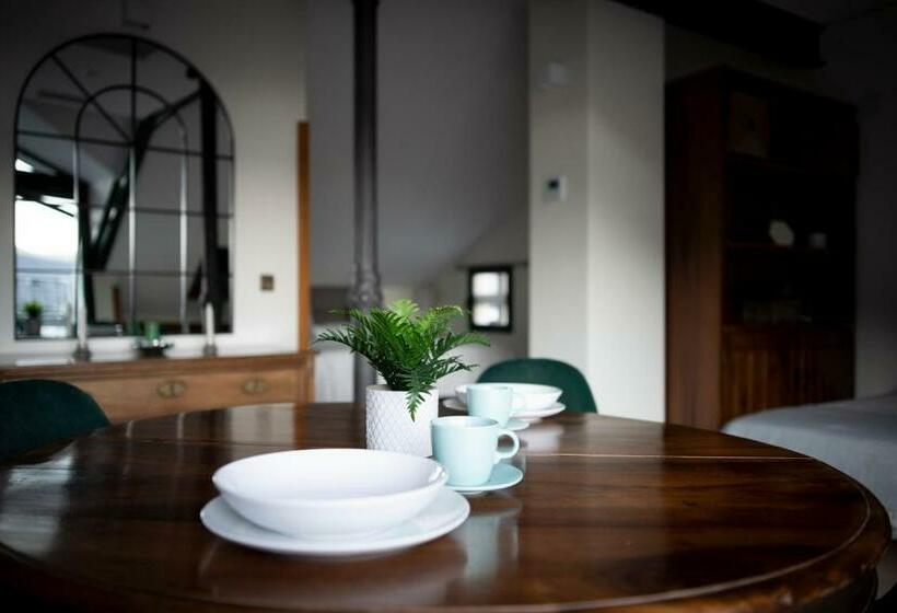 Fabulos ático Con Vistas Al Monasterio