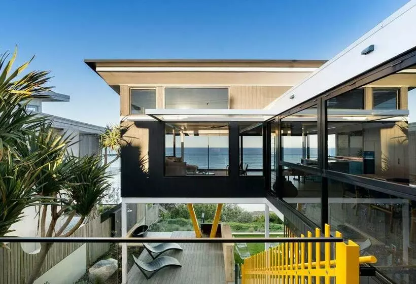 Elegant Beach House & Whale Watching Gem