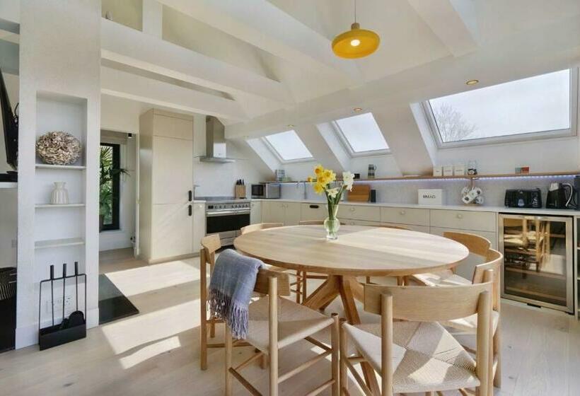 Little Hayloft By Bloom Stays