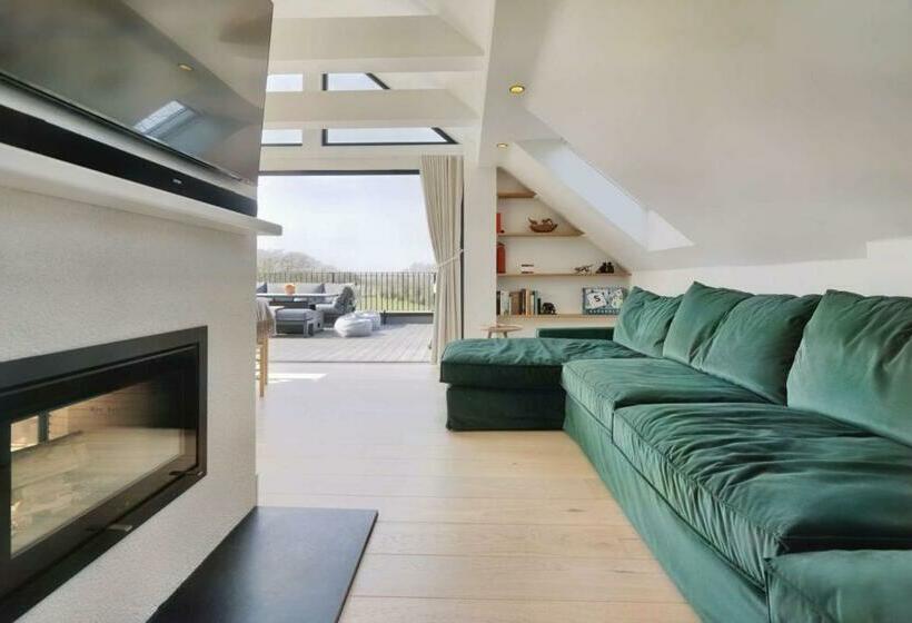 Little Hayloft By Bloom Stays