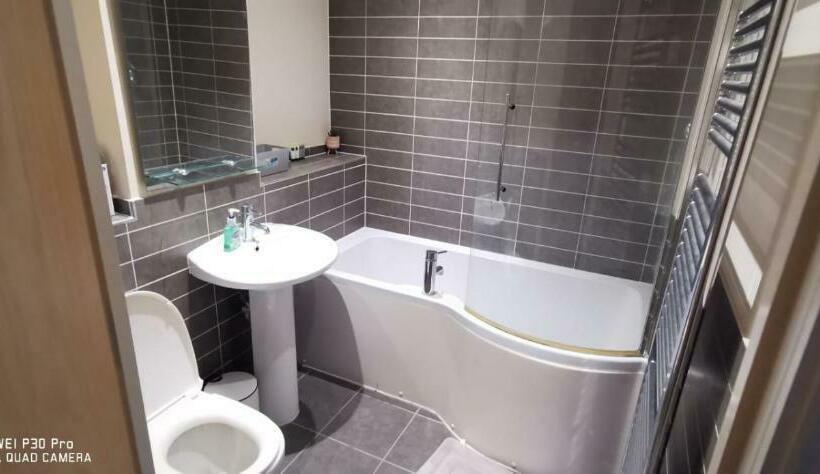 Lovely Spacious Big Room With Private Bathroom