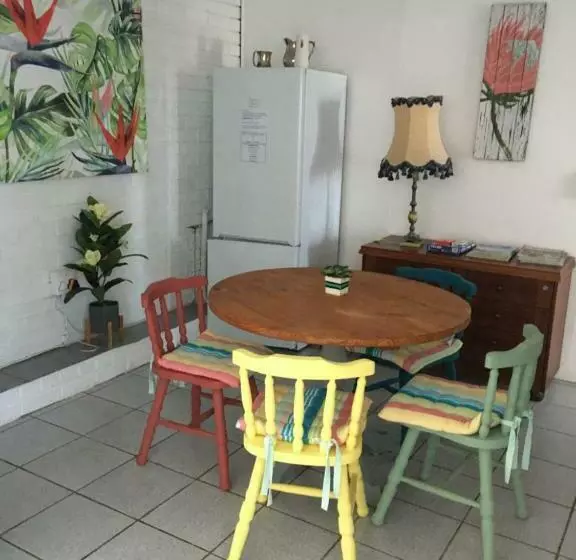 Tranquil And Spacious Flat And Sound Of The Ocean