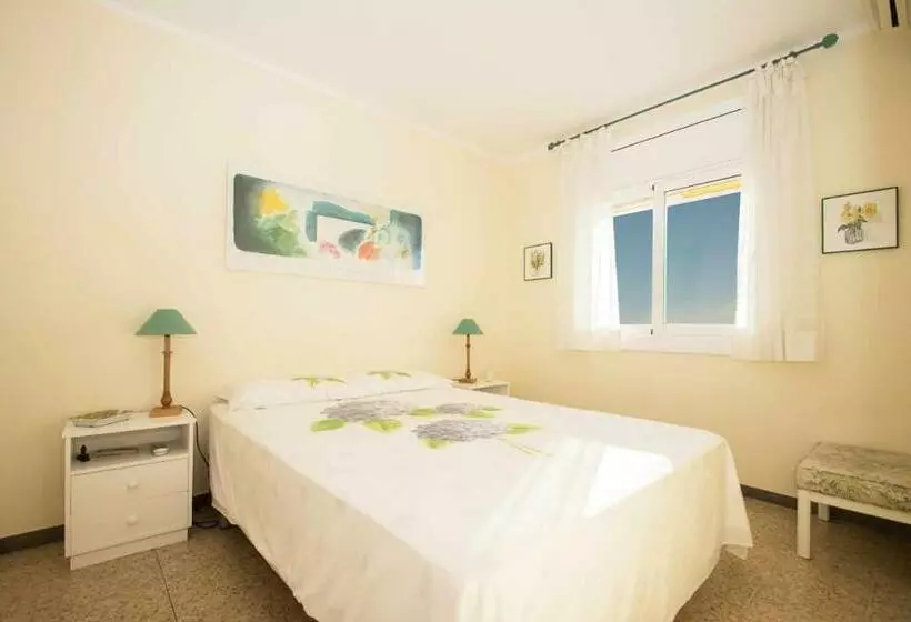 Maresme Beach Apartment