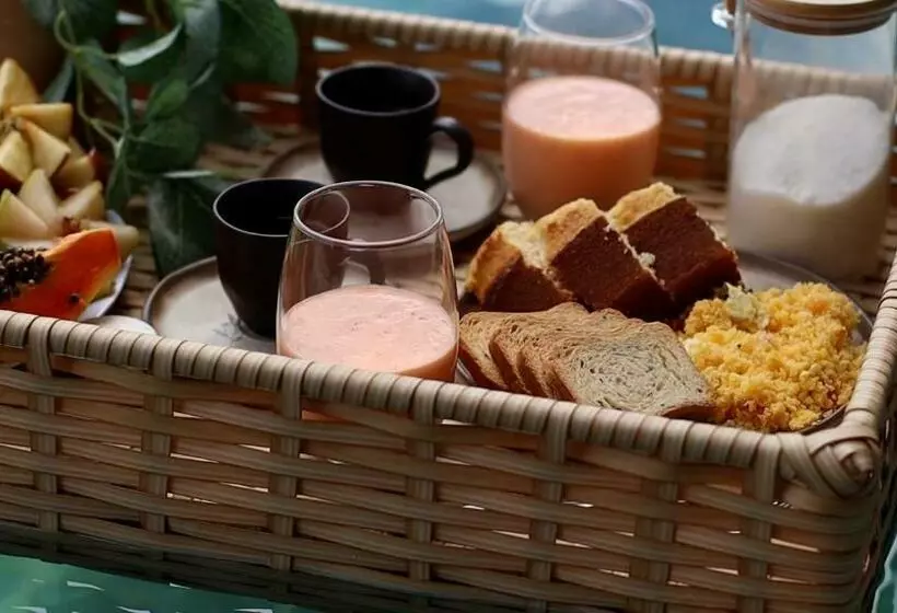 Milagres Hospedagens   Cobertura Rota 206   Capela & Praia