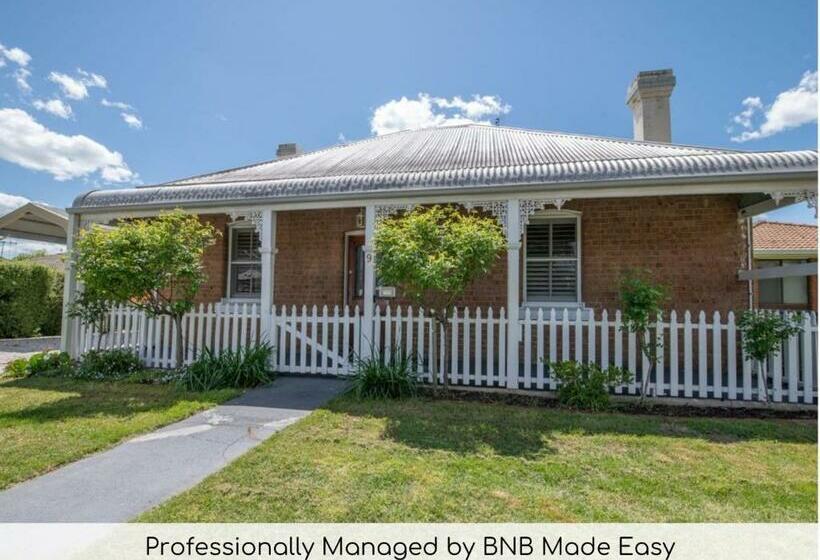 Secret Cottage Charming & Cosy Home Sleeps 8