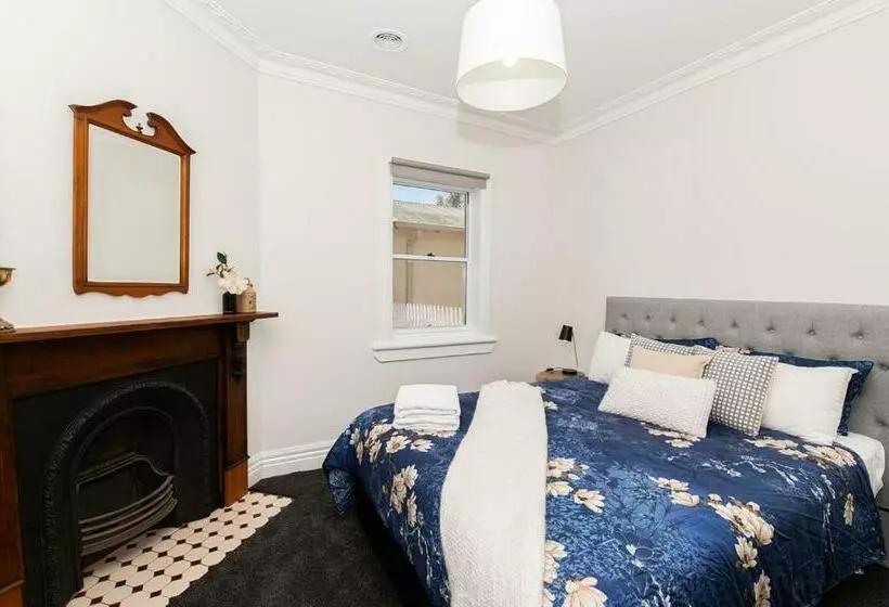 Secret Cottage Charming & Cosy Home Sleeps 8