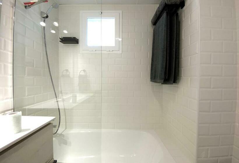 Small Oasis #1, Manilva