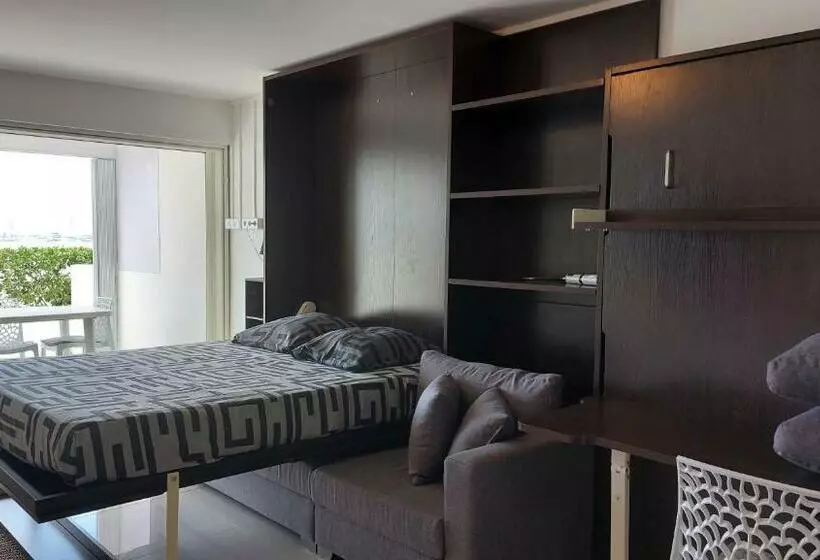 Appartement Pieds Dans L Eau Vue Mer Acces Plage Et Piscine
